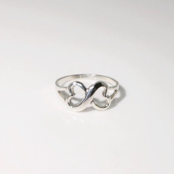 Infinity Hearts Ring in Sterling Silver Size 6 - Picture 5 of 8